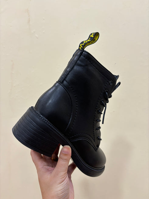 Fashionable Tie - Up  Mid  Boots